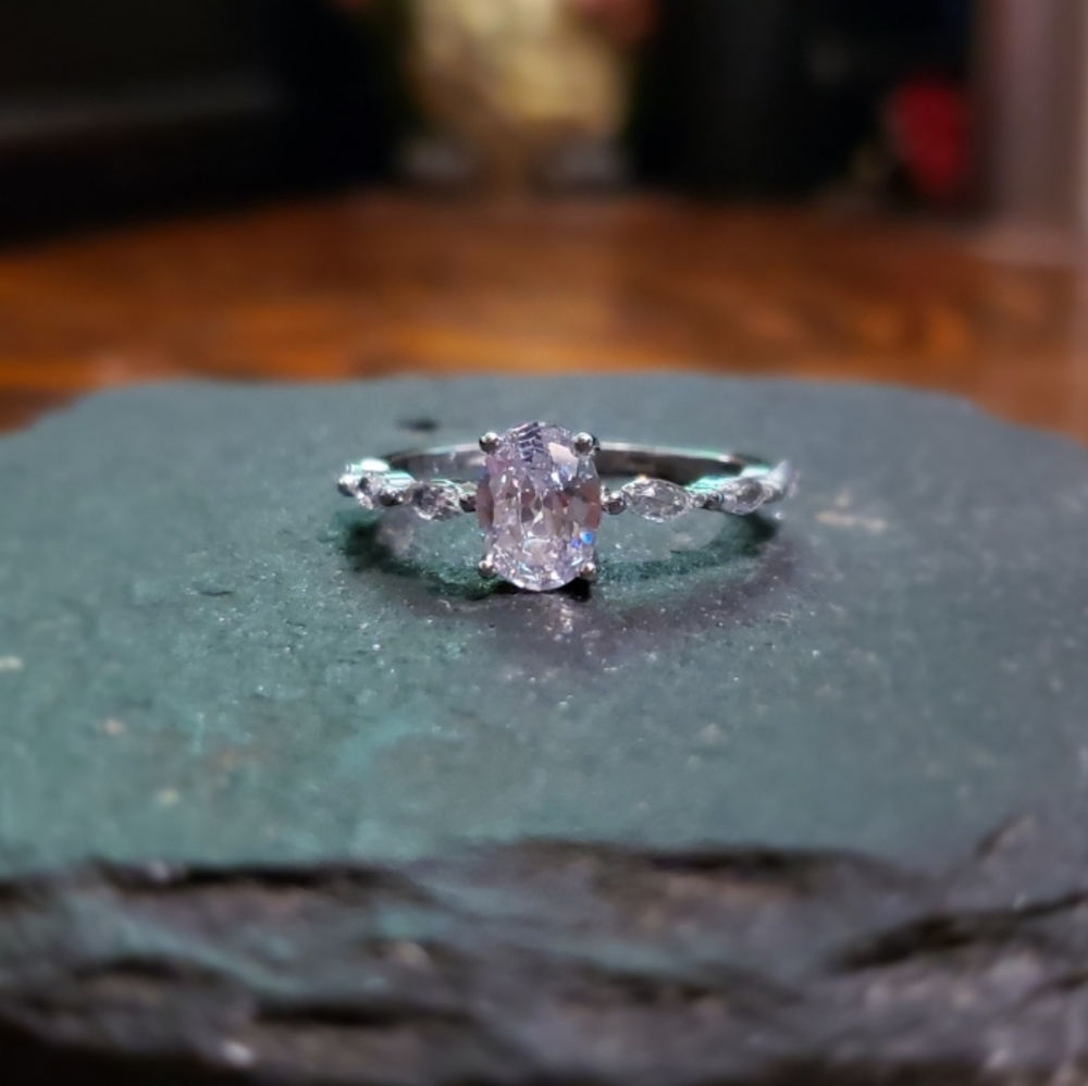 🆕 Silver & Diamond Crystal Ring 🆕 - Picture 5 of 15